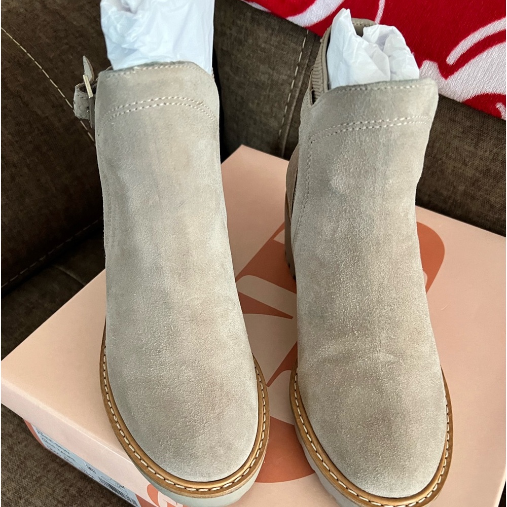 Gianni Bini Free Spin boots